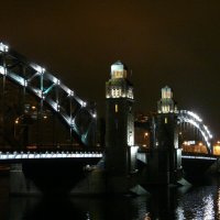 Ночь у моста Петра Великого :: ПетровичЪ,Владимир Гультяев