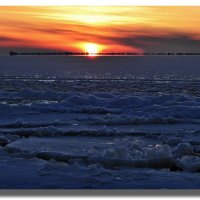 Зимний закат на Балтике (7) :: Сергей Садовничий