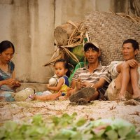 Семья вьетнамского рыбака :: Наташа Попова