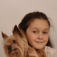 Девочка и собачка :: Гульнара Вагисарова