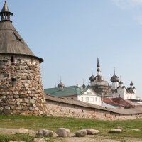 Угловая башня Соловецкого монастыря :: Владимир Дмитриев