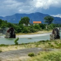 Водяные колёса на реке в Черногории :: Алексей Окунеев