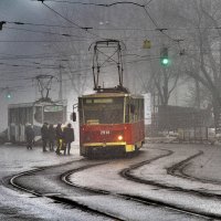 А трамвайчики по расписанию... :: Александр Зотов