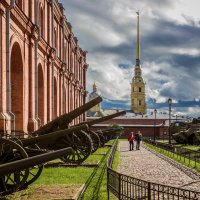 Вид на Петропавловский собор из артиллерийского музея. :: Vladimir Kraft