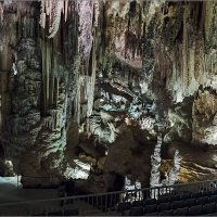 Концертный зал в сталактитовой пещере Нерха. Андалузия :: Lmark 