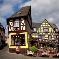 Кафе в городе виноделия Рудесхаймере на Рейне. Германия. :: Алла Шапошникова