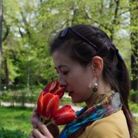 сестра с тюльпанами :: Karlygash Khassenova