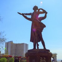 Памятник артистам балета, в народе просто - Кама-Сутра :: Чингис Санжиев