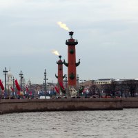 Ростральные колоны в день Победы :: Николай Николенко