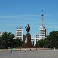 ленин на фоне госпрома :: васек задунайский