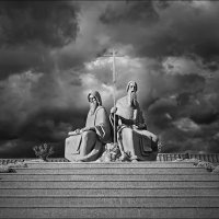 Памятник Кириллу и Мефодию...   Закарпатье... :: Елена Elena