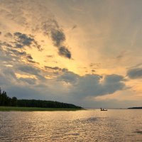 Вечер на Ковжском озере :: Валерий Талашов