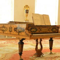 Старинный царский рояль :: Светлана Шарафутдинова