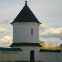 Восточная  угловая башня монастыря. :: Любовь (Or.Lyuba) Орлова