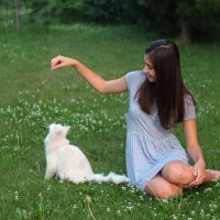 Девушка с кошкой! :: Оксана Яремчук