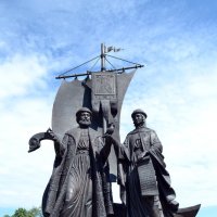 Памятник благочестивым Петру и Февронии Муромским в Ижевске :: Борис Русаков