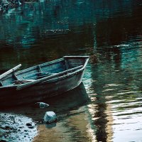 Лодка у озера :: Евгений Морозов