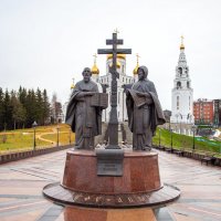 Памятник Кириллу и Мефодию :: Alexey 