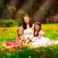 Мама и две дочурки :: Анна Николайчук