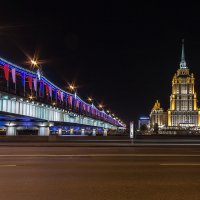 Прогулка по ночной Москве. :: Эдуард Пиолий