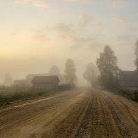 Деревня в утреннем тумане... :: Федор Кованский