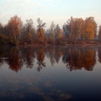 Осень на озере :: Сергей *