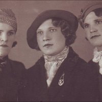 Подруги. 1938 г. :: Нина Корешкова