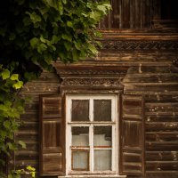 Окно старинного дома :: Татьяна Гилепп
