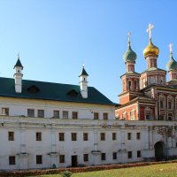 Мариинские палаты и Покровская надвратная церковь :: Иван 