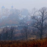 Где-то далеко на холмах, на краешке... :: Юрий Морозов