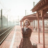 Девушка с чемоданом :: Виктория Ходаницкая
