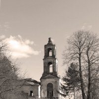 Старая церковь. Костромская область :: Наталия 