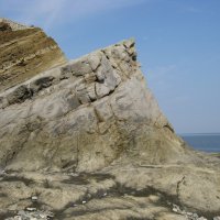 Прибрежные скалы :: александр кайдалов