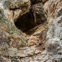 Пещера в Сулейман Тоо :: Павел Ребрук