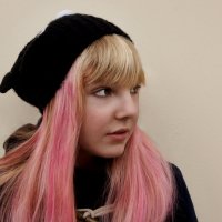Девочка с розовыми волосами :: Maria S.