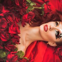 Красная роза :: Александра Нарижных