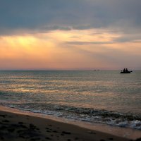 Восход над морем. Дикий пляж :: Олег Зак