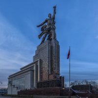 Монумент :: Юрий Митенёв