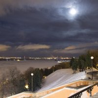 Зимняя ночь над Волгой :: Виктор Калабухов
