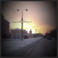 Барнаул. Закатное солнце в старой части города :: Владимир Юдин