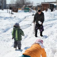 Стар и мал или "кто на бабулю?" :: Валентина Илларионова (Блохина)