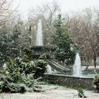 А снег идет.... :: Григорий Карамянц