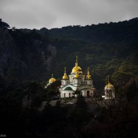 Храм в Ореанде ЮБК Крым :: Alex Yalta
