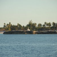 Небольшой Багамский остров. :: Владимир Смольников