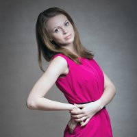 Портрет девушки в розовом платье :: Анатолий Тимофеев