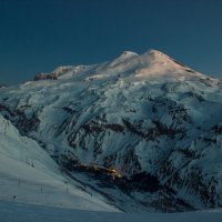 Эльбрус и Азау :: Олег Петрушин