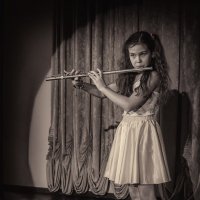 Маленькая флейтистка :: Михаил Крекин