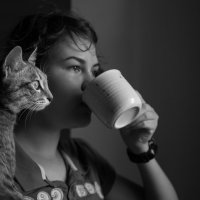 Девочка, кошка и какао :: Лариса Макарова