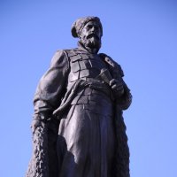 Памятник Ерофею Хабарову. :: александр кайдалов