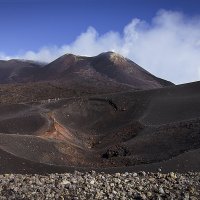 Один из кратеров вулкана Этна :: Наталья Дейко